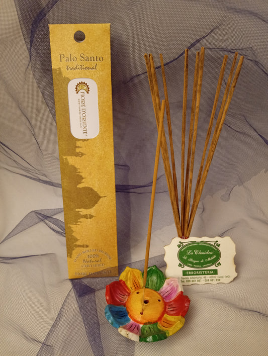 Incenso Palo Santo Fiore d'Oriente Linea Traditional, astuccio con mazzetto di bastoncini, portaincenso a loto in coccio, biglietto da visita e velo di organza da Erboristeria La Clessidra Carpi.