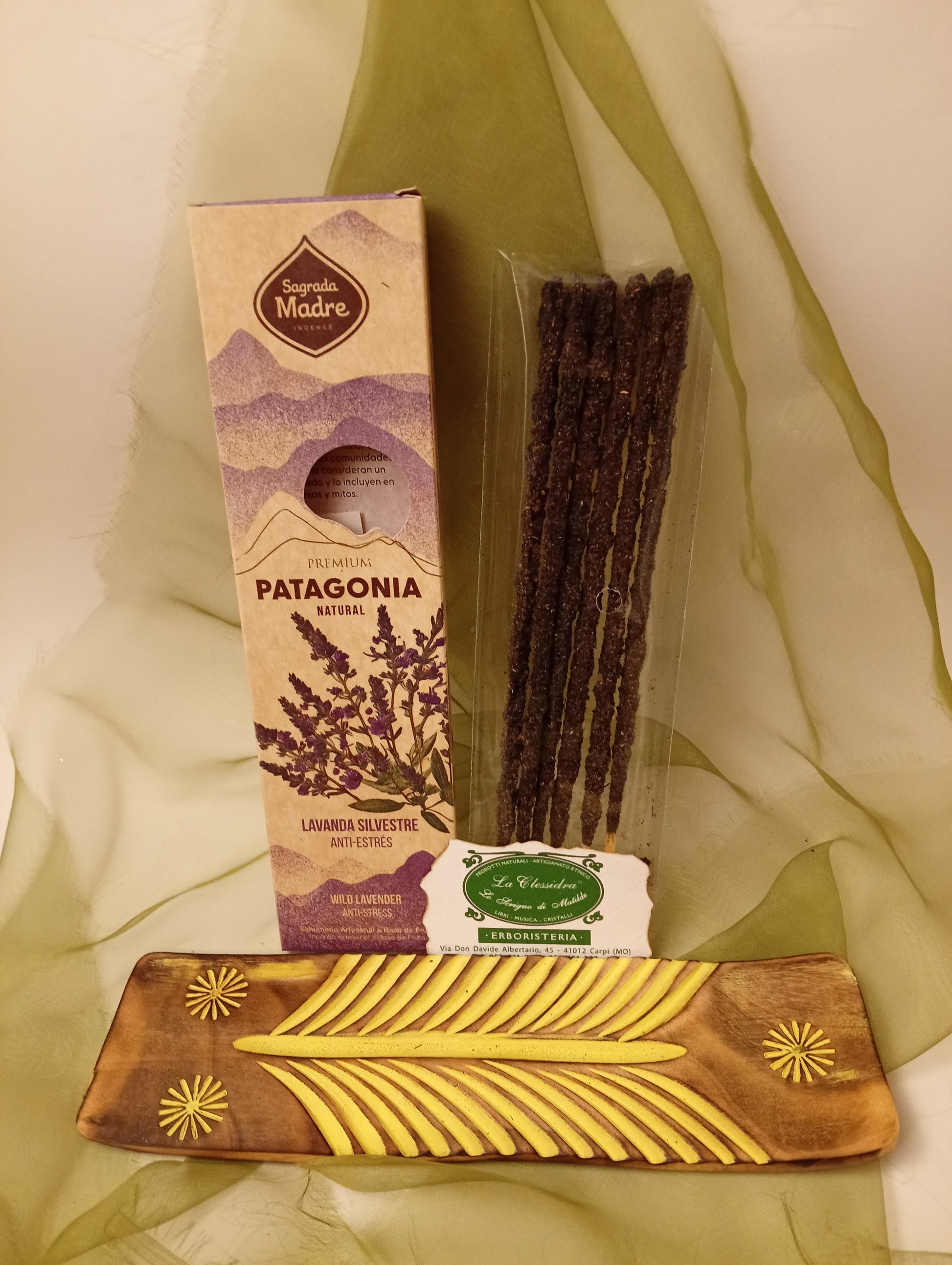 Incenso Sagrada Madre Lavanda con portaincenso in legno e biglietto - Erboristeria La Clessidra Carpi