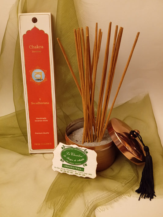 Incenso Svadhisthana Fiore d'Oriente con portaincenso e stick nella sabbia – Erboristeria La Clessidra Carpi