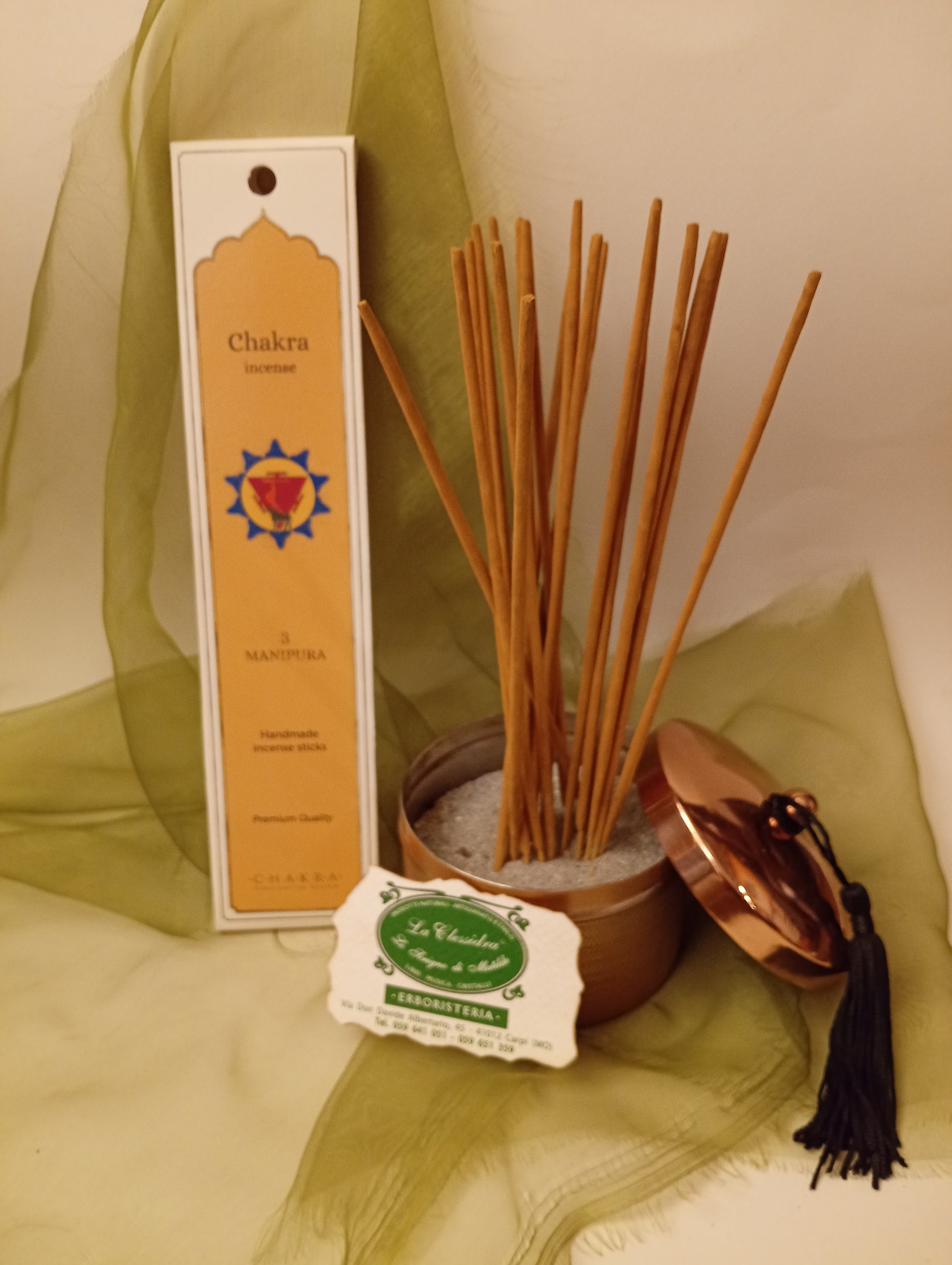 Incenso Manipura Fiore d'Oriente con portaincenso e stick nella sabbia – Erboristeria La Clessidra Carpi