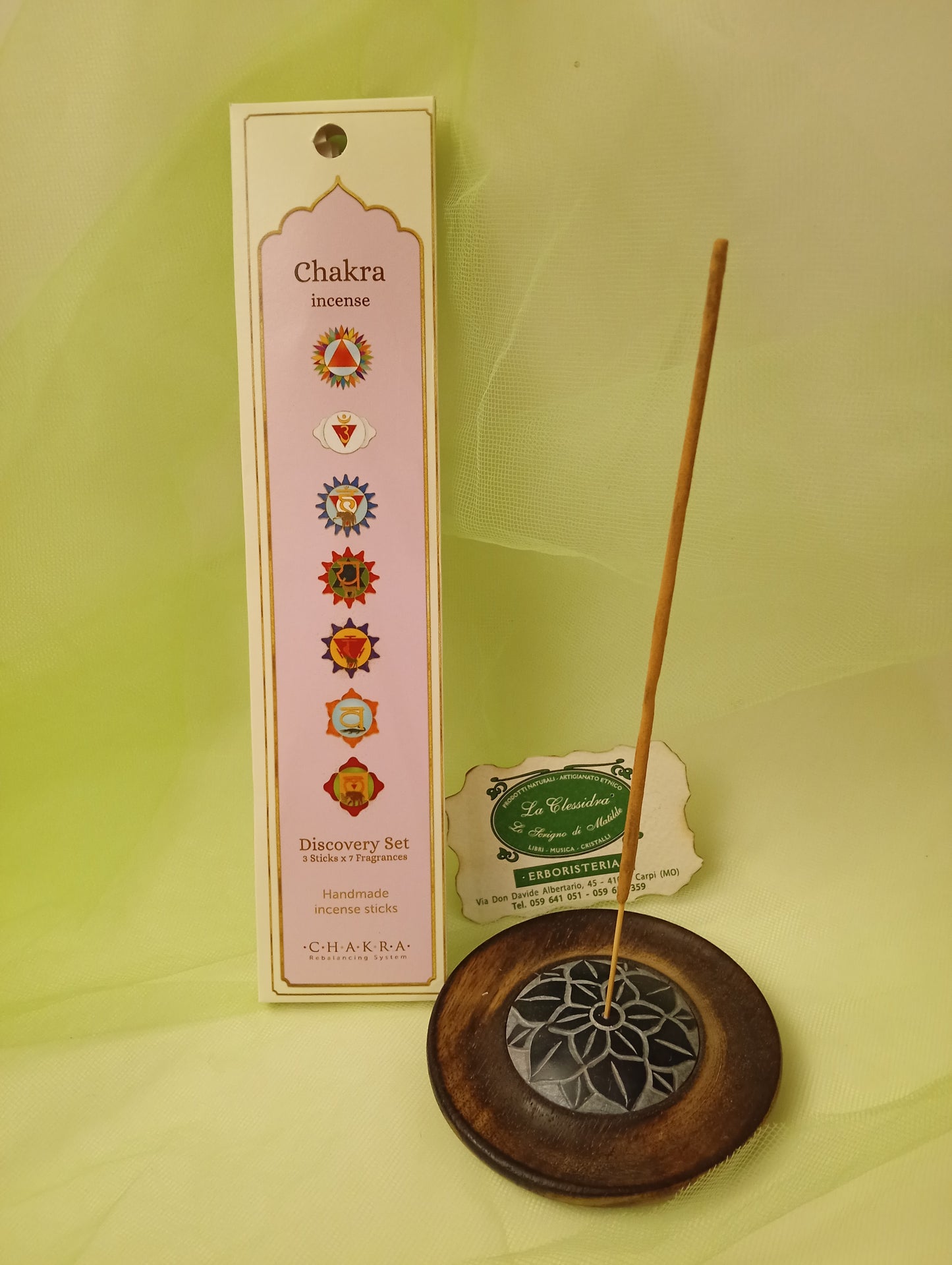 Assortimento incensi Chakra Fiore d'Oriente con portaincenso e stick nella sabbia – Erboristeria La Clessidra Carpi