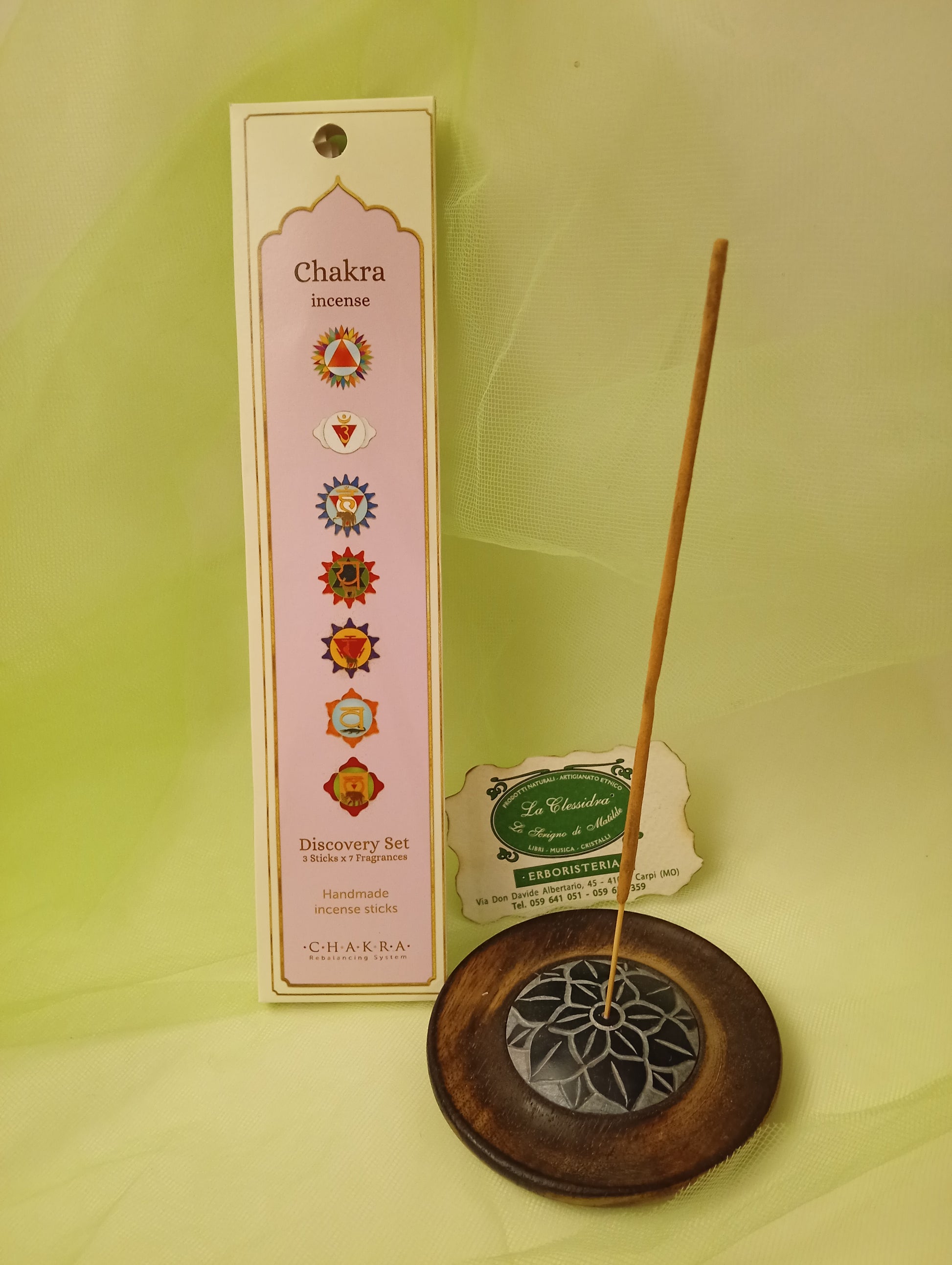 Assortimento incensi Chakra Fiore d'Oriente con portaincenso e stick nella sabbia – Erboristeria La Clessidra Carpi