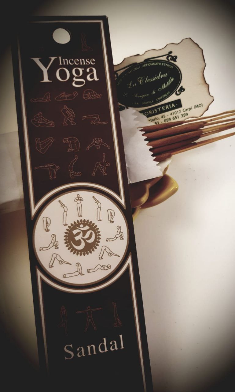 INCENSO IN STICK YOGA FIORE D'ORIENTE: SANDAL