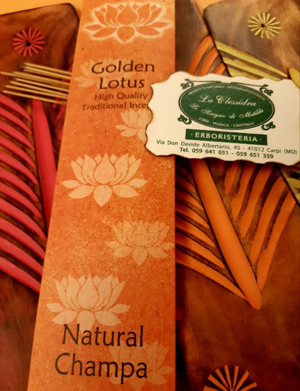 INCENSO IN STICK  GOLDEN LOTUS: NATURAL CHAMPA (MIELE)