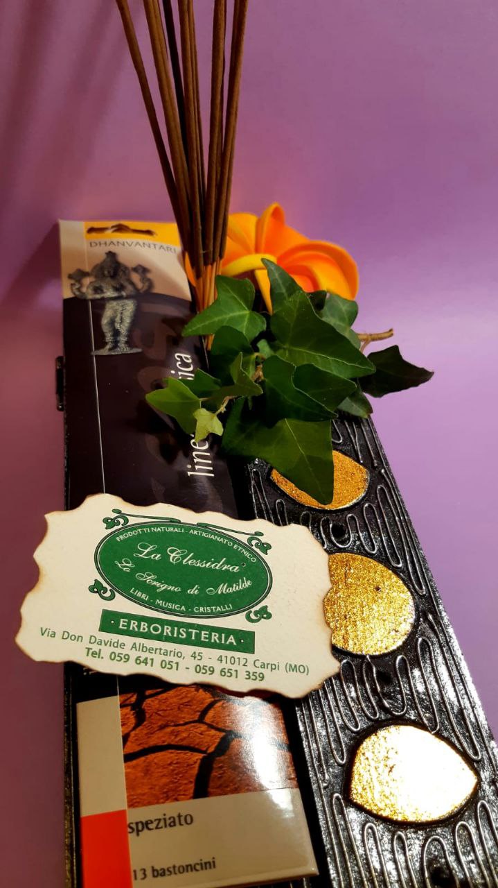 Incenso in stick tradizionale Dhanvantari: speziato
