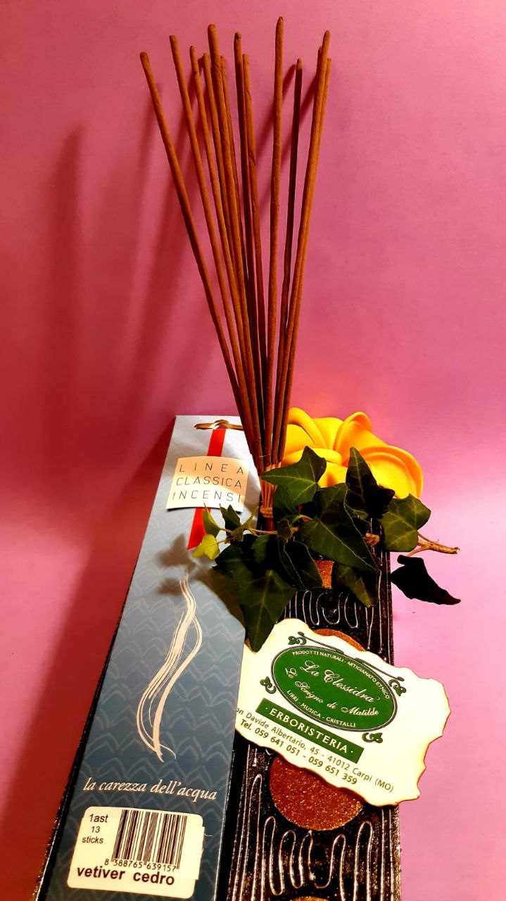 Incenso in stick tradizionale Dhanvantari: vetiver e cedro