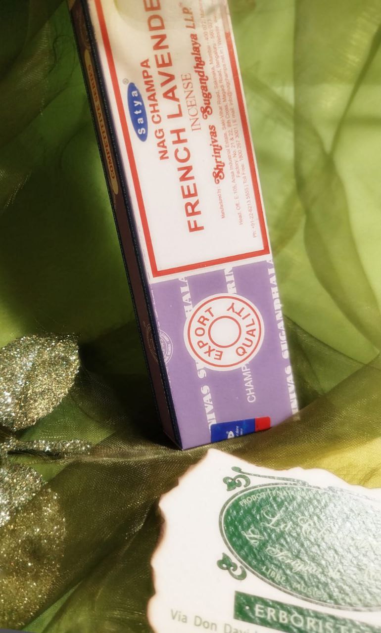 INCENSO IN STICK SATYA: FRENCH LAVANDER (LAVANDA)